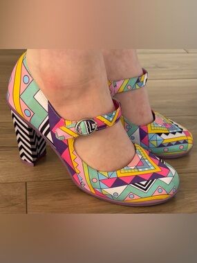 Hot Chocolate Design Geometric Print Mary Jane Heels Sz 38 80’s